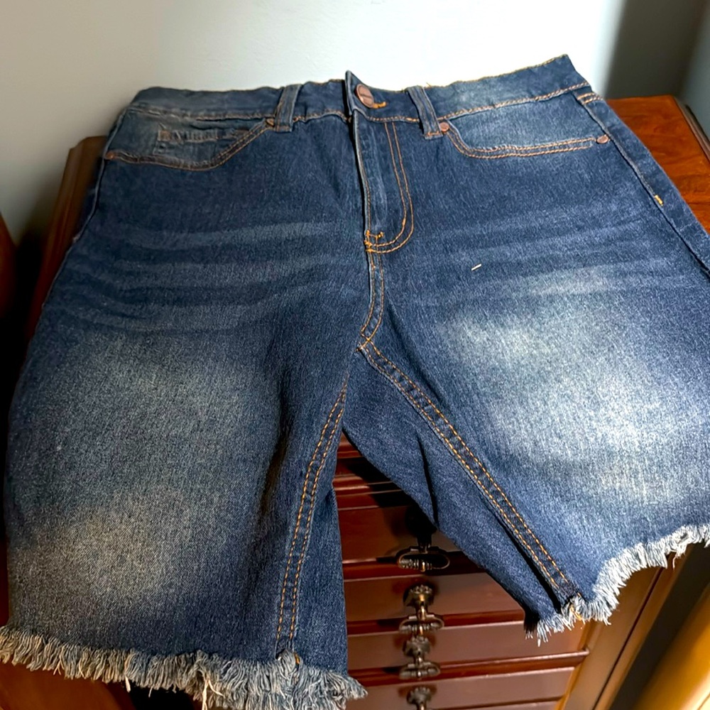 Dollhouse Bermuda Shorts size 7/8